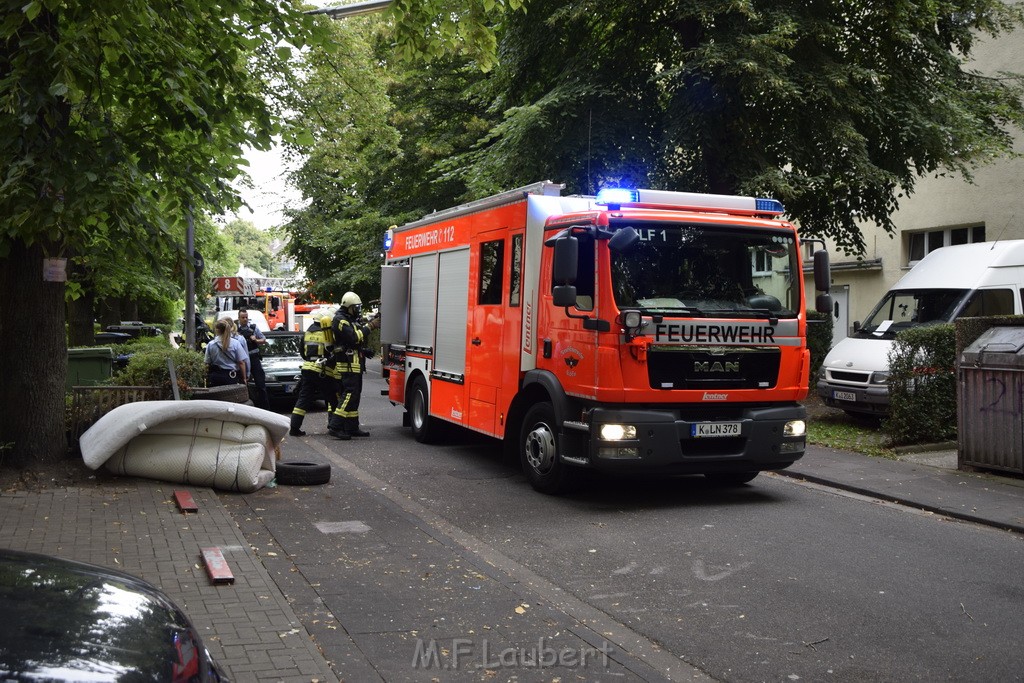 Feuer Koeln Vingst Noerdlingerstr P13.JPG - Miklos Laubert